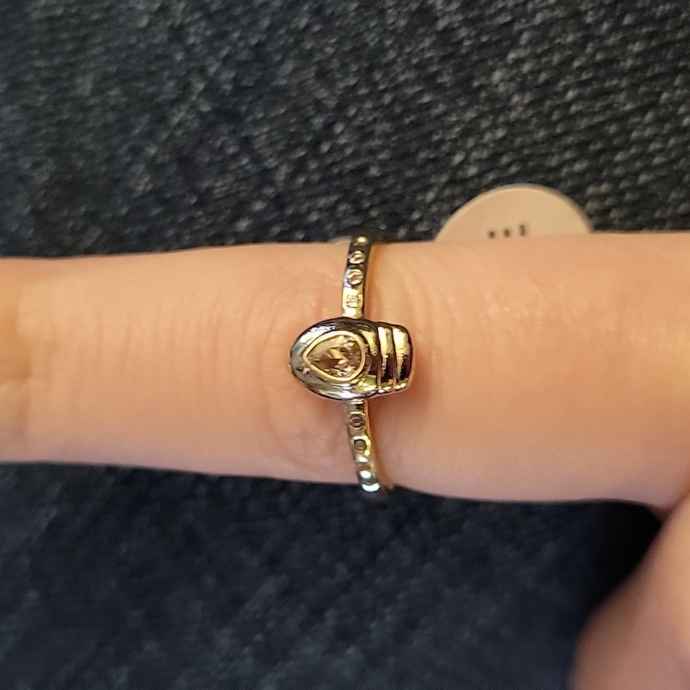 Unique ring - Picture 2 of 4